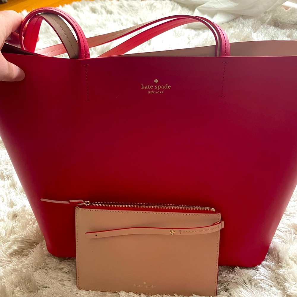 Kate Spade Genuine Leather Tote bag with wristlet pouch!